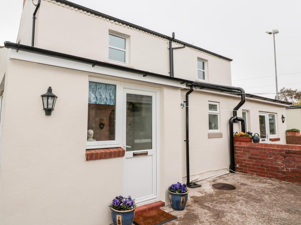 St Cuthbert'S Cottage Beal Exterior photo